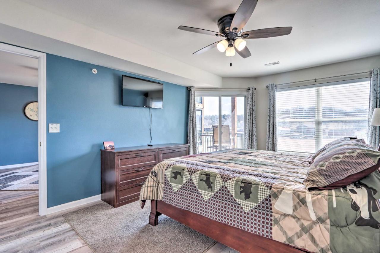 Step-Free Camdenton Condo With Boat Ramp, Dock, Slip Buitenkant foto