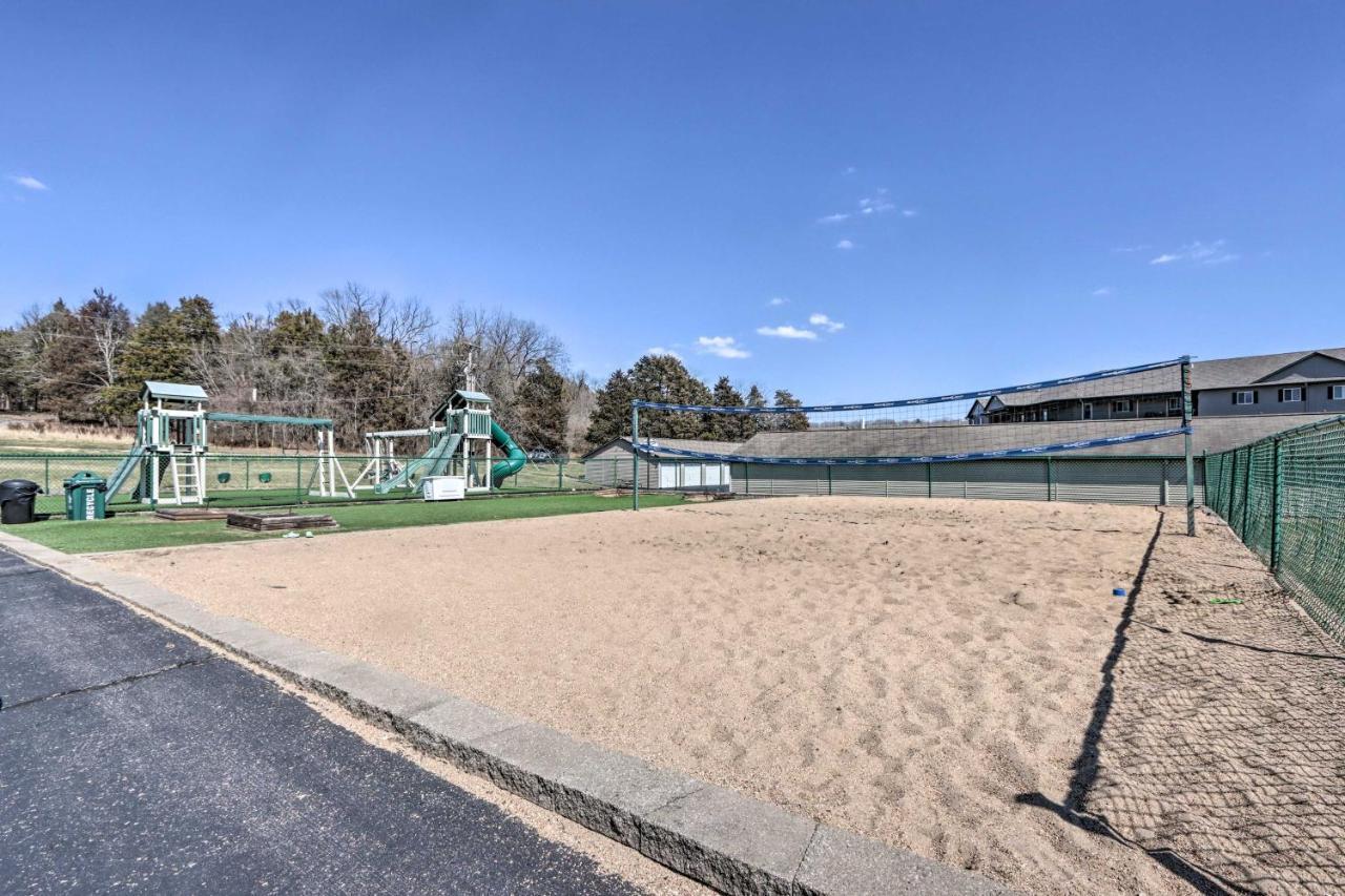 Step-Free Camdenton Condo With Boat Ramp, Dock, Slip Buitenkant foto
