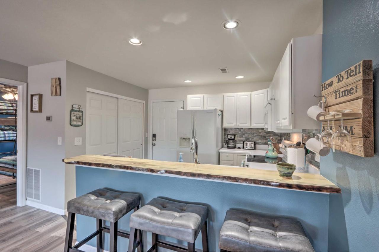 Step-Free Camdenton Condo With Boat Ramp, Dock, Slip Buitenkant foto